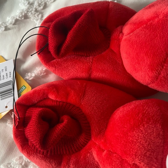 Sesame Street Elmo Red Toddler Slippers - Size 7/8 - Picture 5 of 8